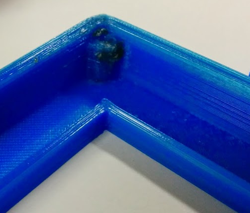 gouttes_noires_defaut_n13.png gouttes_noires_defaut_n13.png