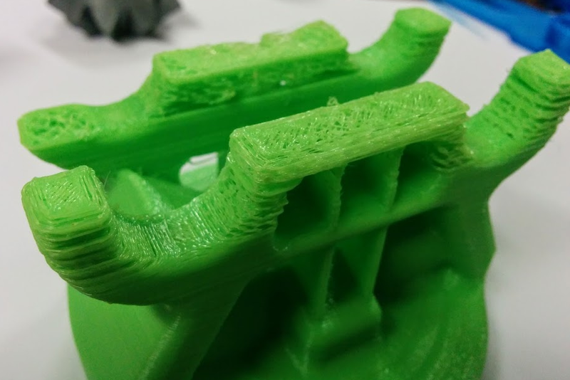 800px-faible_extrusion_defaut_n11.png 800px-faible_extrusion_defaut_n11.png